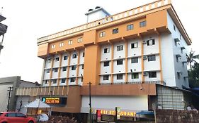 Kalluvalappil Holiday Inn